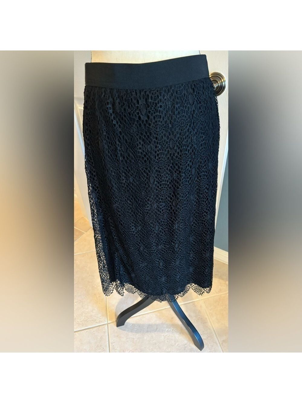 Peter Nygard Black Straight Skirt with Lacy Overlay Sz P